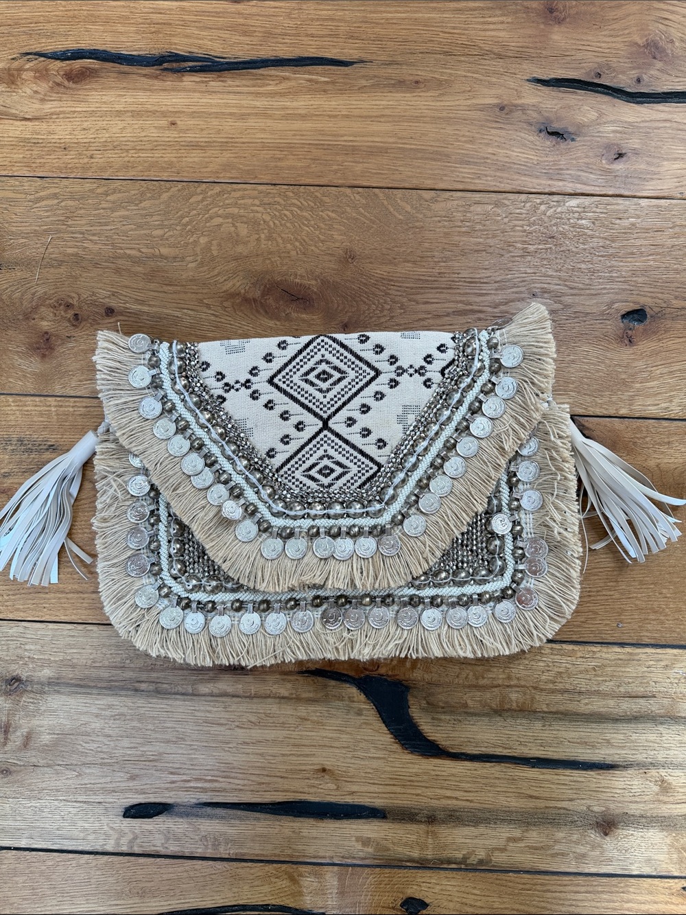 SHASHI clutch